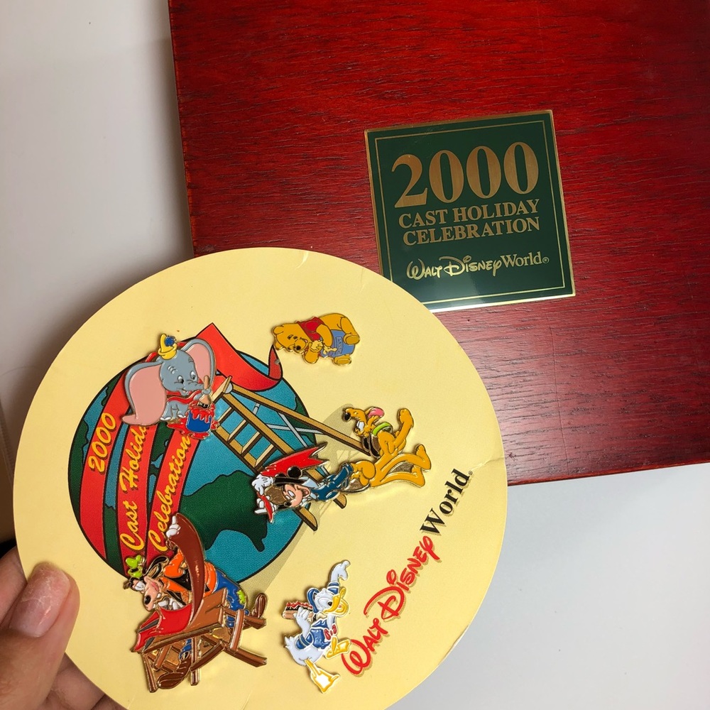 Set of 5 DISNEY Pins